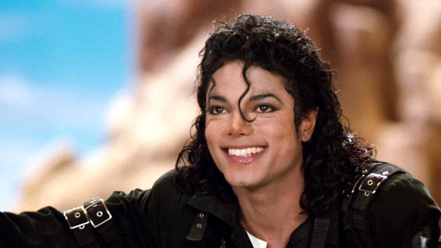 Subastan en París por 113,737 euros un guante que Michael Jackson llevó en 1988 Subastan en París por 113,737 euros un guante que Michael Jackson llevó en 1988