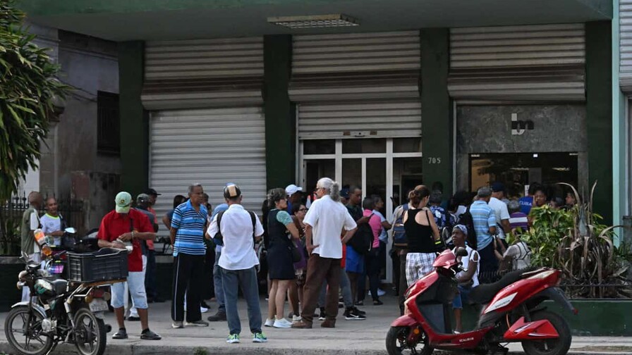 Pagos con Visa y Mastercard quedan interrumpidos en Cuba por sanciones de EE.UU. Pagos con Visa y Mastercard quedan interrumpidos en Cuba por sanciones de EE.UU.