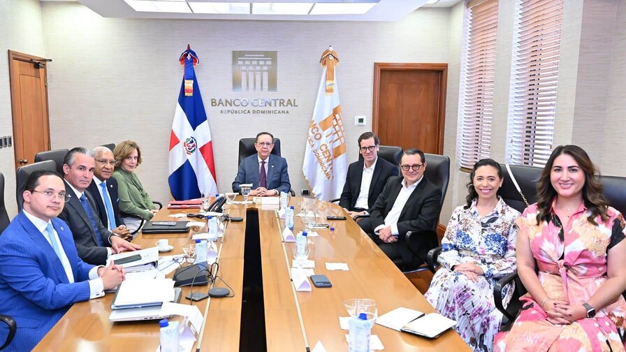 Valdez Albizu pasa balance a la economía dominicana con delegación del Citibank Valdez Albizu pasa balance a la economía dominicana con delegación del Citibank