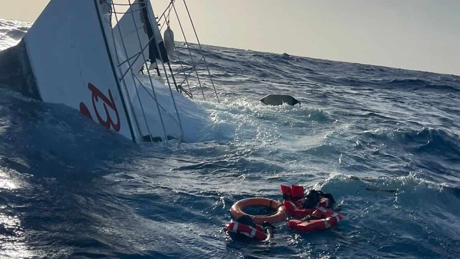 Armada rescata a dos extranjeros tras naufragio de embarcaci&oacute;n cerca de Puerto Plata