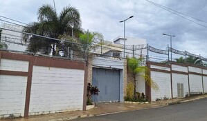 Adolescente que se escap&oacute; del Conani donde falleci&oacute; una menor era maltratado, seg&uacute;n su madre