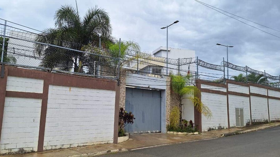 Adolescente que se escapó del Conani donde falleció una menor era maltratado, según su madre Adolescente que se escapó del Conani donde falleció una menor era maltratado, según su madre