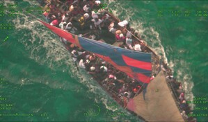 EE.UU. intercepta un barco con 240 migrantes haitianos cerca de las Islas Turcas y Caicos