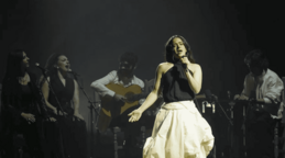 Rosal&iacute;a aplaza sus conciertos en Miami y Orlando por una emergencia familiar