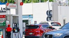 Los precios del petr&oacute;leo caen ante la esperanza de una reapertura de Ormuz