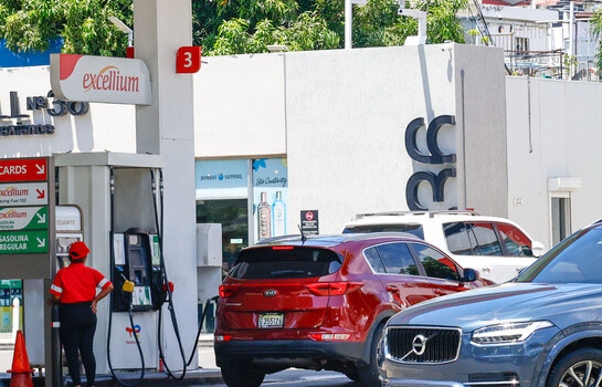 El Gobierno vuelve a subir el precio de la gasolina y el gasoil regular