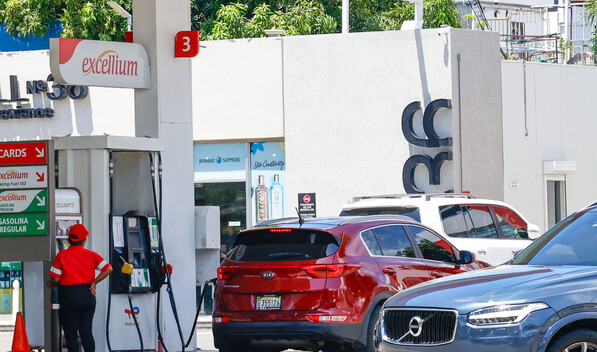 Los precios del petr&oacute;leo caen ante la esperanza de una reapertura de Ormuz