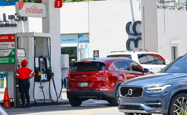 El Gobierno congela el precio de los principales combustibles