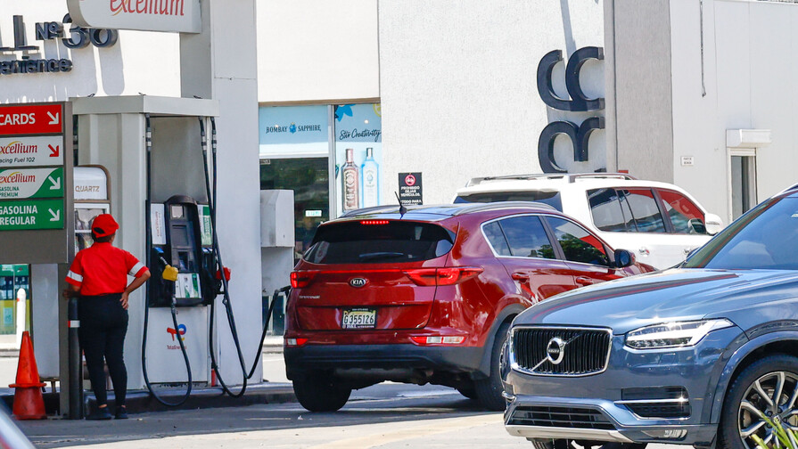 El Gobierno congela el precio de los principales combustibles