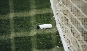 La FIFA proh&iacute;be que los aficionados lleven botellas de agua a los estadios del Mundial