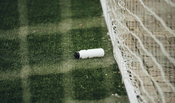 La FIFA proh&iacute;be que los aficionados lleven botellas de agua a los estadios del Mundial