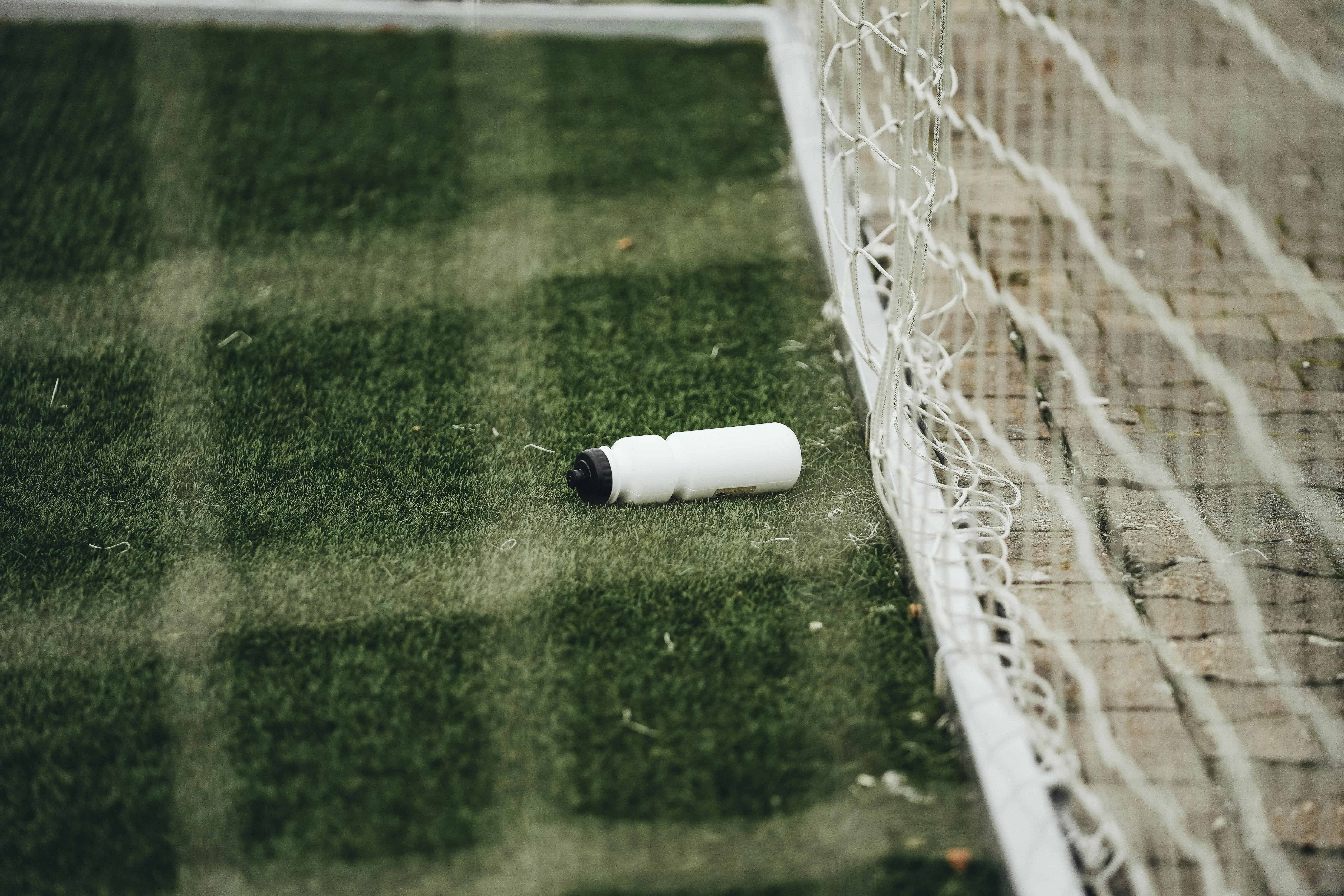 La FIFA proh&iacute;be que los aficionados lleven botellas de agua a los estadios del Mundial