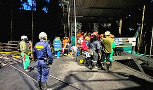 Recuperan cuerpos de cuatro trabajadores atrapados en mina colombiana y buscan tres m&aacute;s