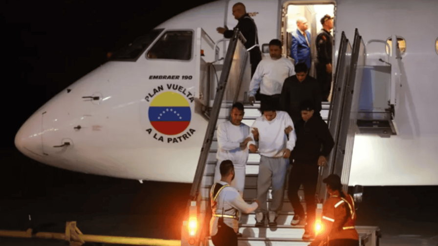 Llega a Venezuela el primer vuelo de repatriaci&oacute;n procedente de EE. UU. desde los terremotos