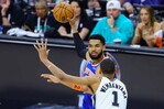 Los Knicks ganan 105-104 a Spurs y avanzan 2-0 en la final de la NBA; Towns anota 21 puntos