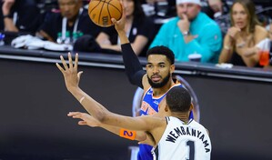 Los Knicks ganan 105-104 a Spurs y avanzan 2-0 en la final de la NBA; Towns anota 21 puntos