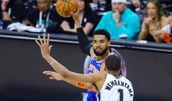 Los Knicks ganan 105-104 a Spurs y avanzan 2-0 en la final de la NBA; Towns anota 21 puntos