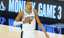 La estrella francesa de la NBA Wemby apoya protestas de estudiantes en Francia