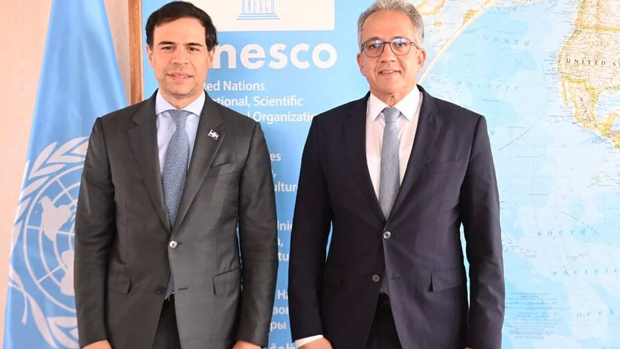 Roberto &Aacute;ngel Salcedo sostiene encuentro estrat&eacute;gico con el director general de la Unesco
