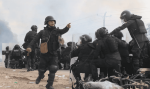 Suben a seis los polic&iacute;as heridos, cuatro por disparos, en desbloqueo de v&iacute;as en Bolivia