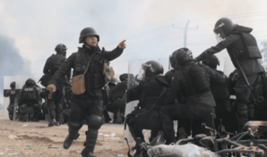 Suben a seis los polic&iacute;as heridos, cuatro por disparos, en desbloqueo de v&iacute;as en Bolivia