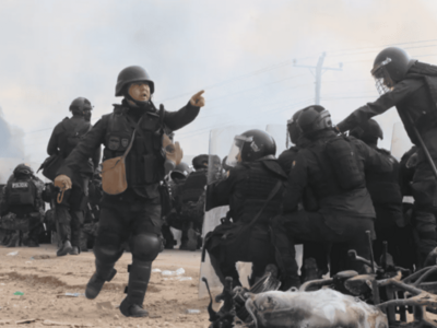 Seis policías heridos en bloqueos y enfrentamientos en Boliv
