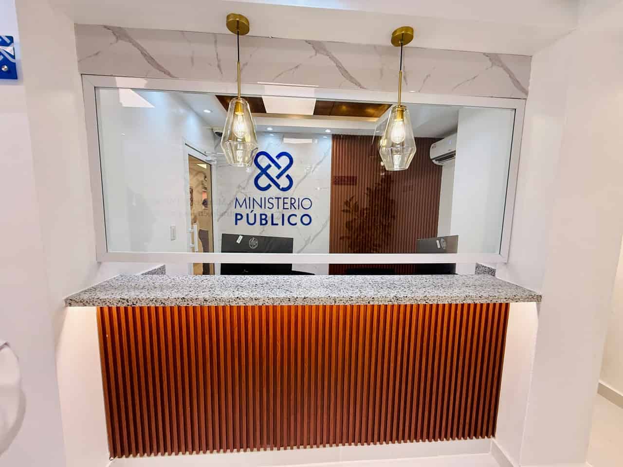 Vista de las instalaciones de la nueva fiscalía comunitaria y la unidad integral de atención a la violencia de género, intrafamiliar y sexual inauguradas por el Ministerio Público en Cienfuegos, Santiago.
