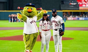 C&oacute;nsul dominicana realiza lanzamiento de honor en partido de los Astros de Houston