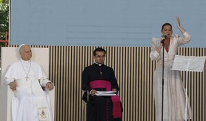 Ni&ntilde;a Pastori emociona al papa Le&oacute;n XIV con una versi&oacute;n especial de Incomparable