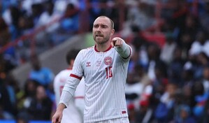 El dan&eacute;s Eriksen da gran susto al desplomarse en amistoso ante Ucrania