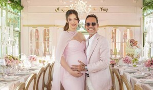 Marc Anthony y Nadia Ferreira celebran baby shower de su futura hija