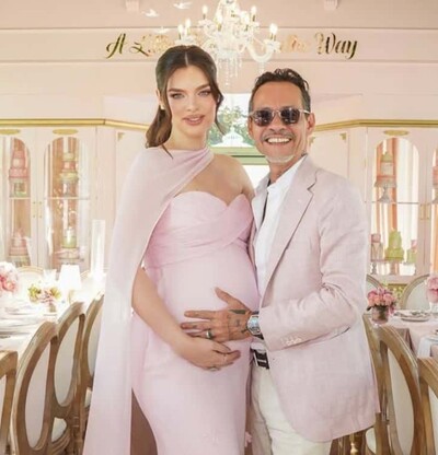Marc Anthony y Nadia Ferreira celebran baby shower de su futura hija