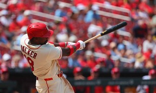 Los Cardenales vencen a los Rojos en el cierre de la serie