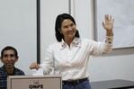 Fujimori insiste en esperar escrutinio completo en Perú y reitera que respetará resultados