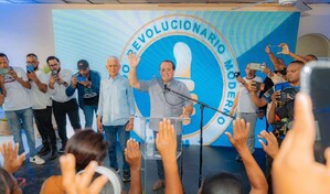 Se juramentan en el PRM regidor y secretario general de la Fuerza del Pueblo en Cotu&iacute;