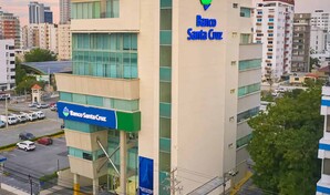 Banco Santa Cruz se integra a programa de VISA para impulsar el comercio con IA