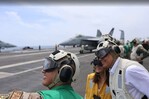 David Collado y embajadora de EE. UU. visitan el portaaviones USS Nimitz David Collado y embajadora de EE. UU. visitan el portaaviones USS Nimitz