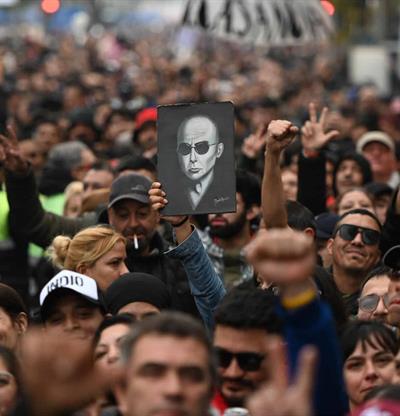Multitud despide al Indio Solari en Argentina, en ceremonia que podr&iacute;a durar varios d&iacute;as