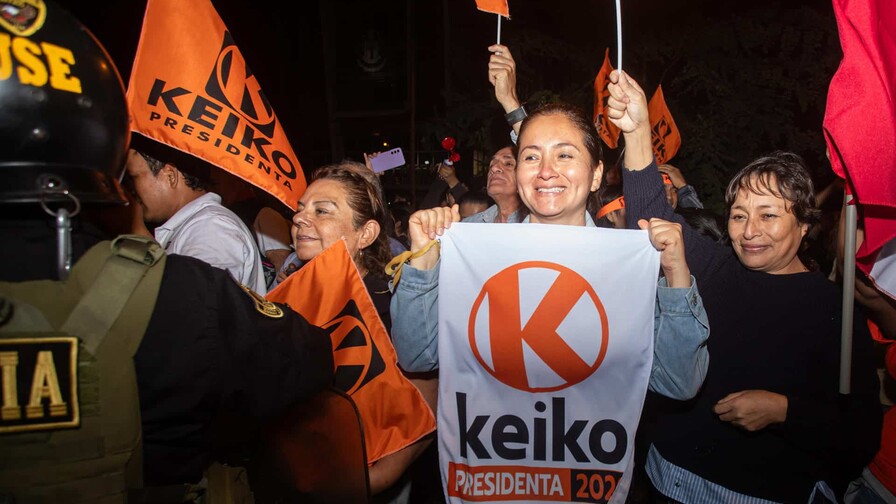Empate técnico en Perú: Fujimori y Sánchez disputan voto a voto la presidencia Empate técnico en Perú: Fujimori y Sánchez disputan voto a voto la presidencia