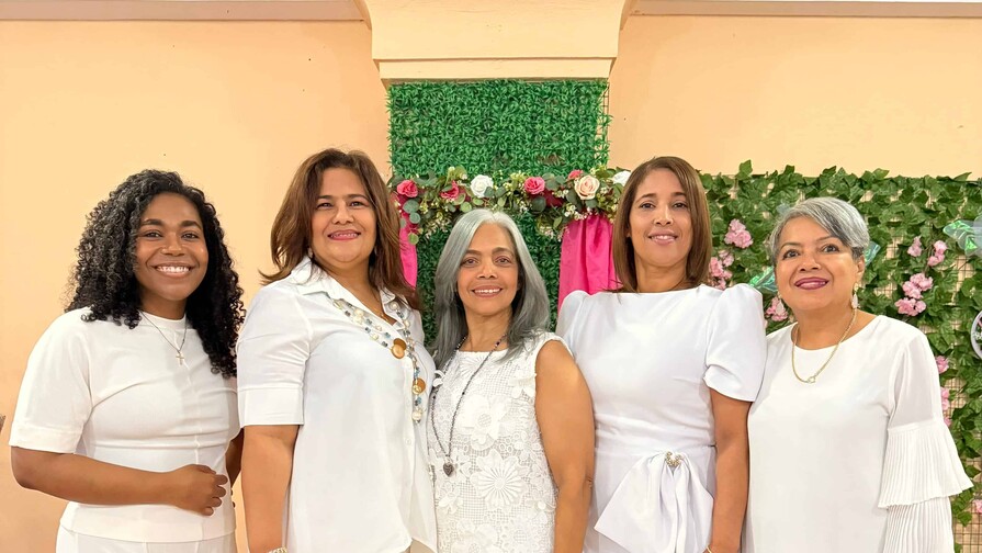 El Ministerio de Damas Olor Fragante celebra encuentro