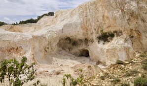 Nueva denuncia reaviva conflicto por las Cuevas del Pomier
