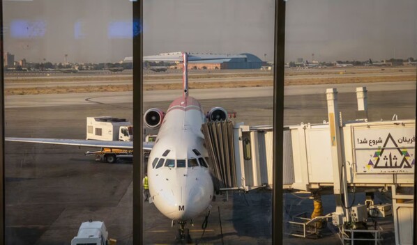 Se reanudan los vuelos en el aeropuerto internacional de Teher&aacute;n