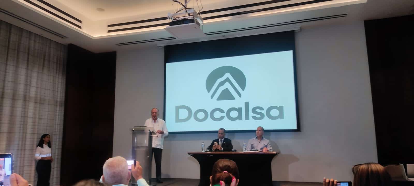 Ejecutivos de Docalsa durante rueda de prensa.