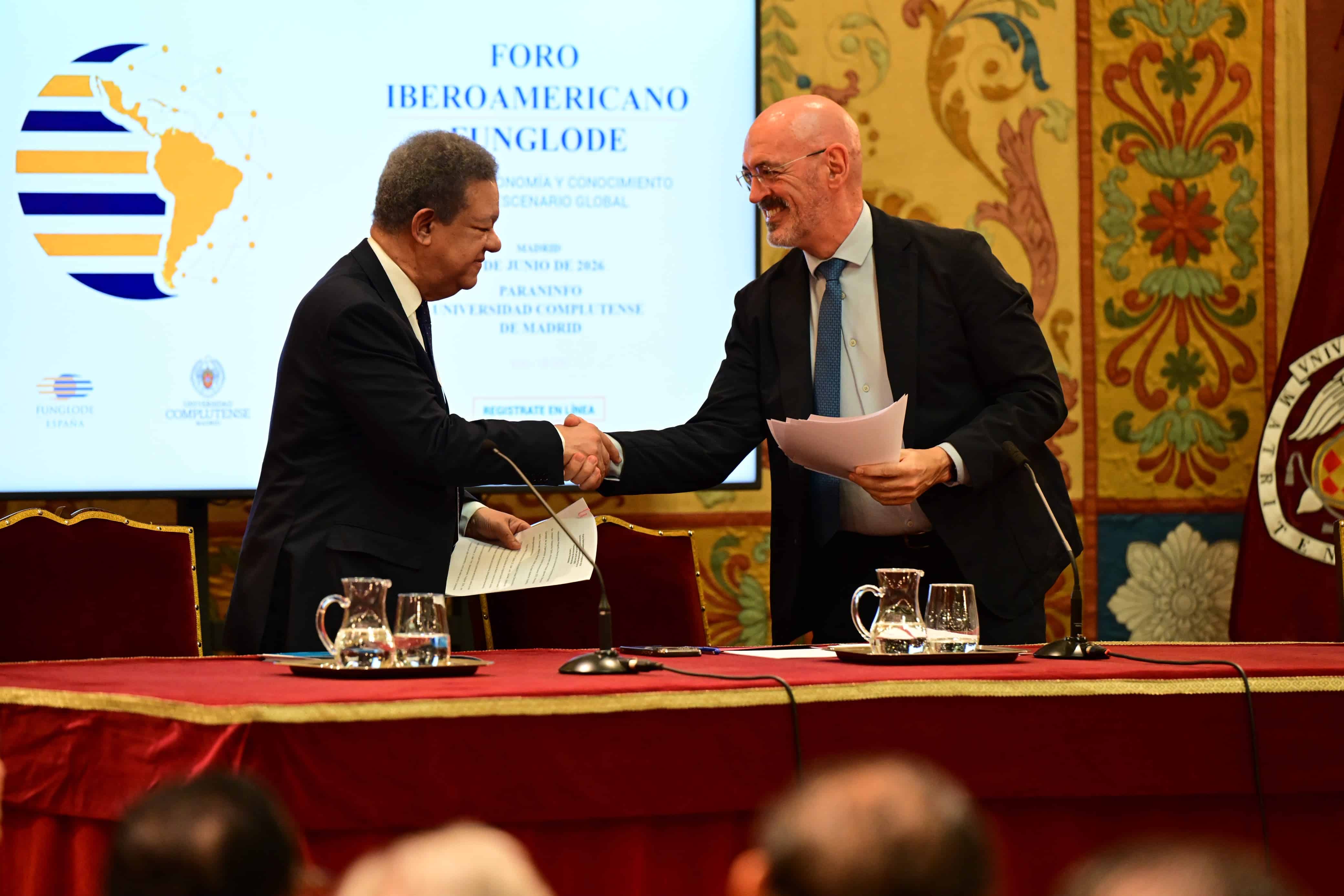 Leonel Fernández Reyna, presidente de Funglode República Dominicana y Joaquín Goyache Goñi, rector de la Universidad Complutense de Madrid.