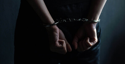 Agente penitenciario es condenado a 10 a&ntilde;os por atraco a una mujer en Santiago