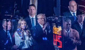 Donald Trump recibe abucheos en el Madison Square Garden durante el himno nacional