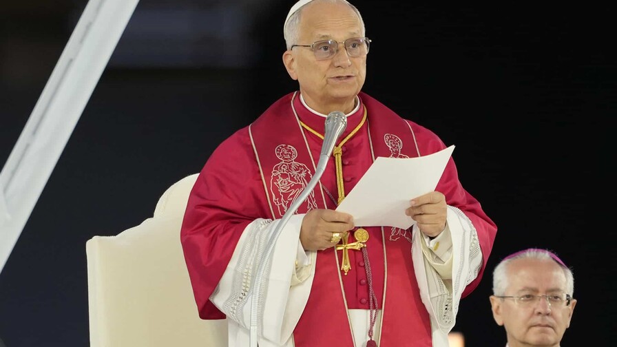 El papa insta a la sociedad a abordar la crisis de los feminicidios