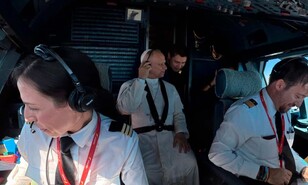 El piloto que llev&oacute; al Papa a Barcelona: Coment&oacute; que nunca hab&iacute;a despegado en un avi&oacute;n de pasaje