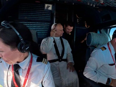 El piloto que llevó al Papa a Barcelona narra vivencias del 