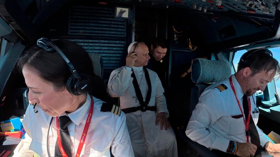 El piloto que llevó al Papa a Barcelona: Comentó que nunca había despegado en un avión de pasaje El piloto que llevó al Papa a Barcelona: Comentó que nunca había despegado en un avión de pasaje